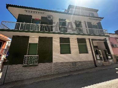 Foto Casa indipendente in Via Emilio Calogero 19, Pachino Centro di 242 m²