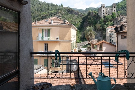 Foto Appartamento in Via Barberis Colomba, Dolceacqua di 140 m² in vendita