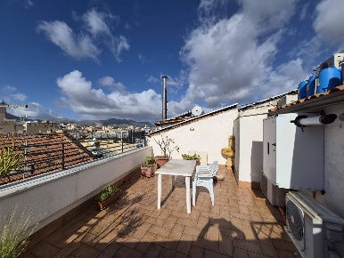 Foto Appartamento in Via Re Federico 67, Palermo Zisa di 173 m² in vendita