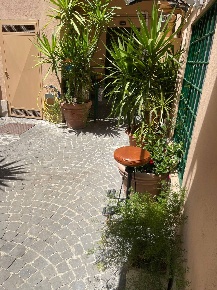Foto Appartamento in Via Aosta 58, Roma Re di Roma di 74 m² con 3 locali