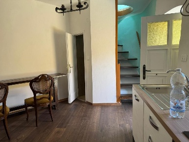 Foto Casa indipendente a Sarzana Centro di 52 m² con 3 locali in vendita