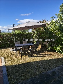 Foto Villa a schiera a Rosignano Marittimo Vada di 110 m² con 4 locali