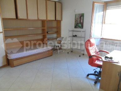 Foto Appartamento a Pisa Pratale di 100 m² con 4 locali in affitto