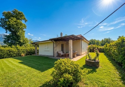 Foto Villa unifamiliare a Massa Ronchi - Poveromo di 90 m² con 4 locali