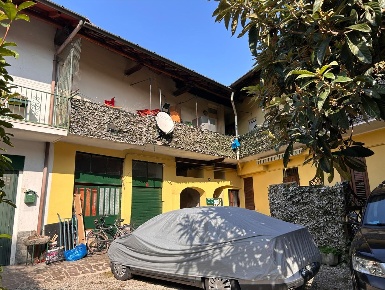 Foto Casa indipendente a Somma Lombardo Centro di 68 m² con 4 locali