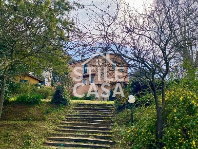 Foto Villa unifamiliare a Crespina Lorenzana Crespina di 200 m² in vendita