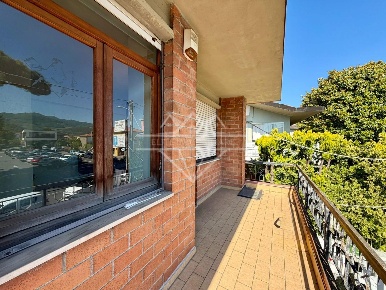 Foto Appartamento a Luni Casano Dogana Isola di 125 m² con 5 locali