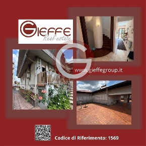 Foto Casa indipendente a Cinquefrondi di 359 m² con 5 locali in vendita