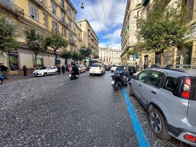 Foto Negozio in Corso G. Garibaldi 276, Napoli Arenaccia di 105 m²