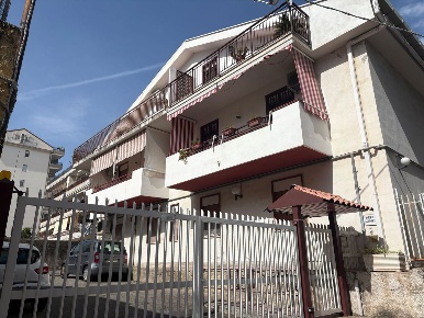 Foto Appartamento in Vico Vetro 3, Messina Minissale di 70 m² con 3 locali