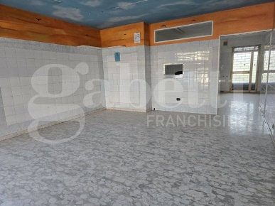Foto Negozio in Via San Rocco 20, Vasto di 57 m² con 2 locali in vendita