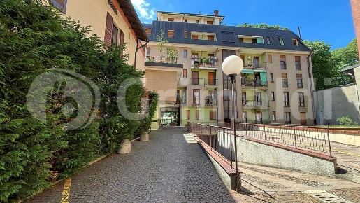 Foto Appartamento in Via Piatti 7, Abbiategrasso di 136 m² con 4 locali