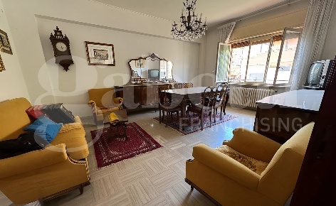 Foto Appartamento in Via PERETO 23, Avezzano Centro di 90 m² con 4 locali