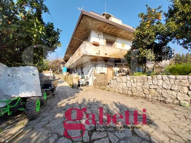 Foto Casa indipendente in Via Annunziata 23, Baia e Latina Latina di 190 m²