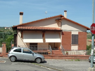 Foto Appartamento a Torrita di Siena Centro di 180 m² con 12 locali