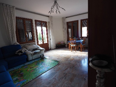 Foto Appartamento a Montale Centro di 260 m² con 10 locali in vendita