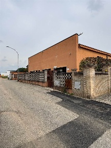 Foto Capannone industriale in Via Padre Marengoni 10, Busnago di 300 m²