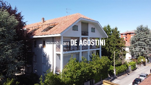 Foto Mansarde in Via San Luigi, Arona Centro di 60 m² con 2 locali