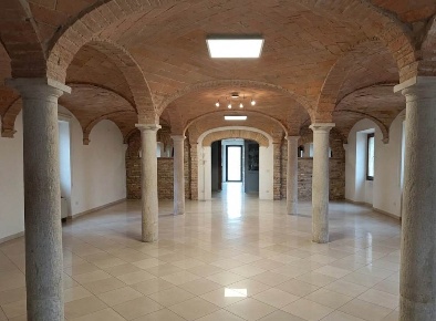 Foto Negozio a Goito di 200 m² con 3 locali in vendita
