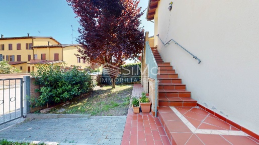 Foto Appartamento in Via Dotti 25, Cento Renazzo di 66 m² con 4 locali
