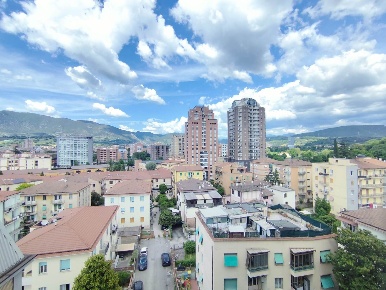 Foto Appartamento a Terni Città Giardino di 128 m² con 8 locali in vendita