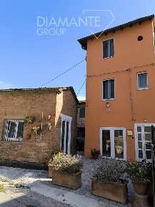 Foto Casa indipendente a Castiglione del Lago Carraia di 133 m² in vendita