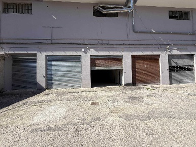 Foto Magazzino in Via Roma 418, Bellizzi Centro di 75 m² in affitto