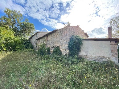 Foto Rustico a Gubbio Centro di 180 m² con 4 locali in vendita