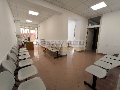 Foto Ufficio in Via Aldo Moro 10, Fiano Romano di 100 m² con 4 locali