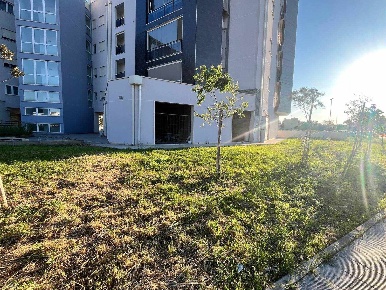 Foto Negozio a Policoro di 143 m² con 2 locali in vendita
