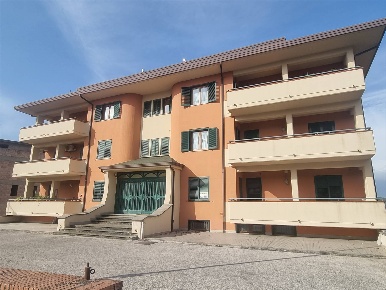 Foto Appartamento a Montefusco di 110 m² con 5 locali in affitto