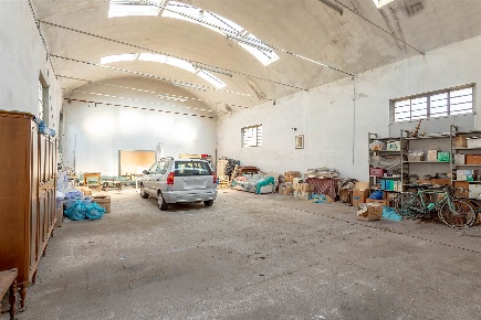 Foto Laboratorio in Via Gandhi, Prato Sant'Ippolito di 190 m² con 3 locali