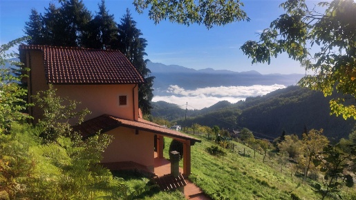 Foto Rustico in Via Alciide Rossi, Molazzana di 198 m² con 8 locali