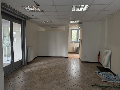 Foto Locale commerciale in Viale Pavia 18, Lodi di 50 m² con 2 locali