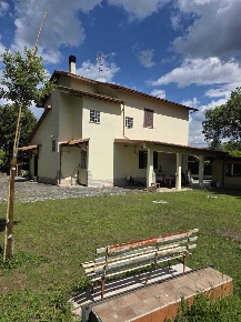 Foto Villa unifamiliare in Via Spirito Santo, Cave Corese Terra di 257 m²
