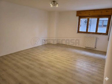 Foto Ufficio in Via Osoppo 15, Altamura di 50 m² con 2 locali in vendita