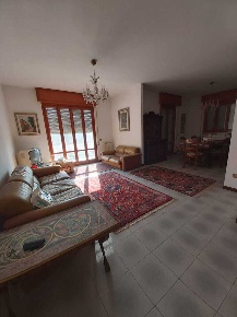 Foto Appartamento in Viale Anna Maria Adorni, Fivizzano Centro di 120 m²