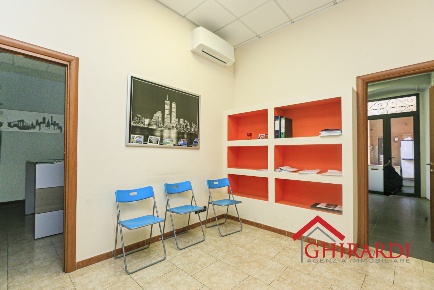 Foto Locale commerciale in Via Vado, Genova Sestri Ponente di 49 m²