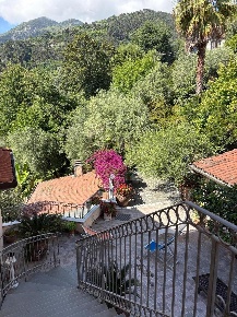 Foto Case semi ndipendenti a Massa Centro di 170 m² con 6 locali in vendita