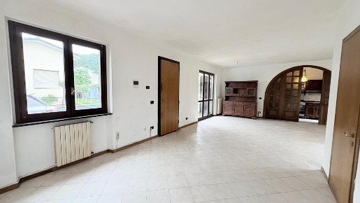 Foto Appartamento a Lucca Nave di 95 m² con 4 locali in vendita