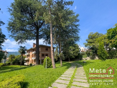 Foto Appartamento in via Calvi, Calolziocorte Centro di 111 m² con 3 locali