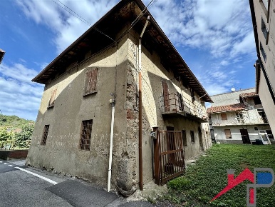 Foto Rustico a Cisano Bergamasco Centro di 430 m² con 15 locali in vendita