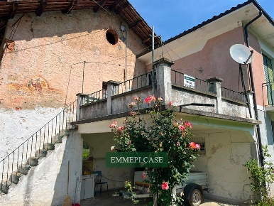 Foto Rustico a Chiusa di Pesio di 80 m² con 5 locali in vendita
