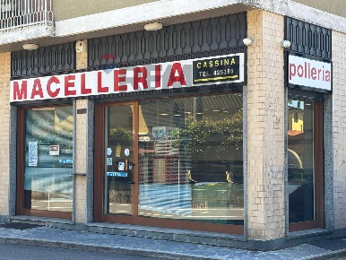 Foto Negozio in via Ravina 44, Malnate Centro di 51 m² con 2 locali
