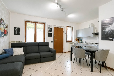 Foto Appartamento in via Montello 9/a, Scanzorosciate Scanzo Rosciate