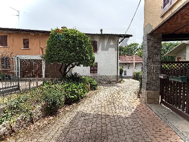 Foto Case semi ndipendenti in VIA CADORNA 31, Bodio Lomnago Bodio di 113 m²