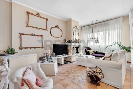 Foto Attico in VIA MONTE BIANCO 8, Monza Triante di 187 m² con 6 locali