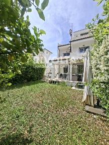 Foto Villa unifamiliare in Viale Viareggio, Fiumicino Fregene di 110 m²
