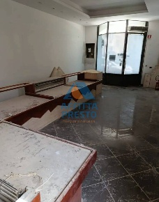 Foto Attività commerciale a Vinci di 45 m² in affitto