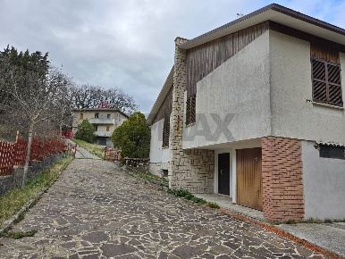 Foto Villa unifamiliare in loc. Valdolmo 53, Sassoferrato Valdolmo